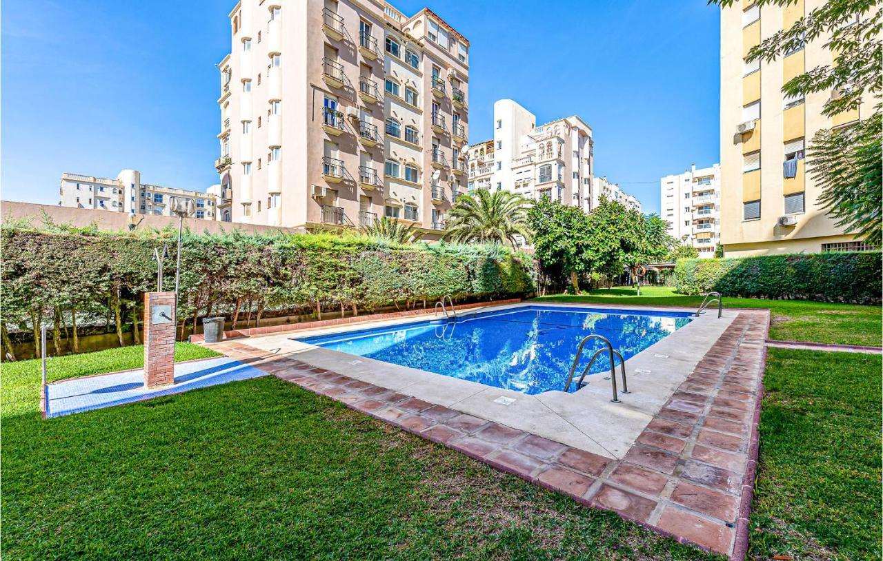 4 Bedroom Nice Apartment In Torremolinos Extérieur photo