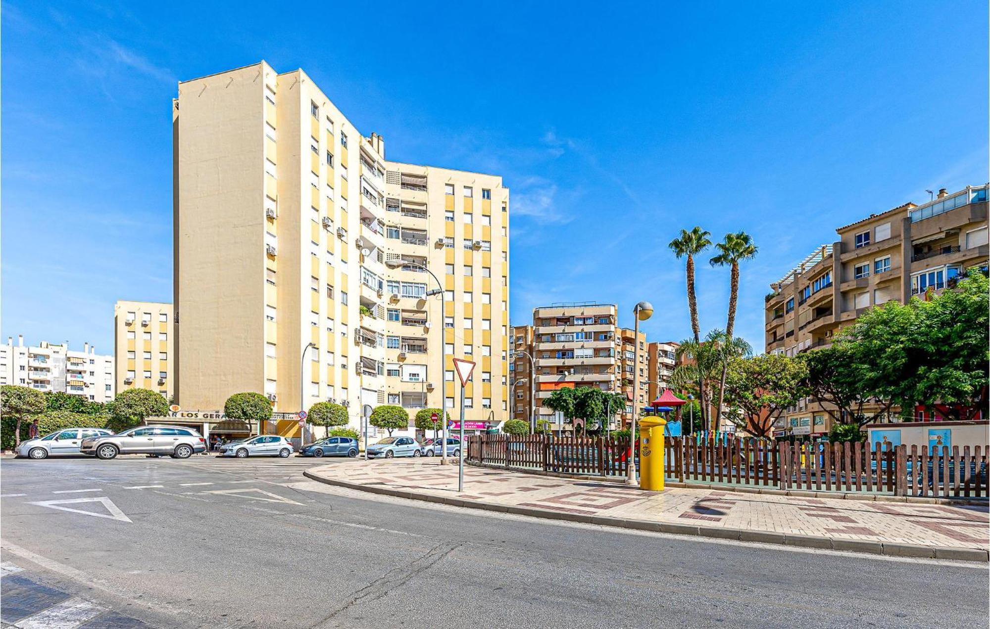 4 Bedroom Nice Apartment In Torremolinos Extérieur photo